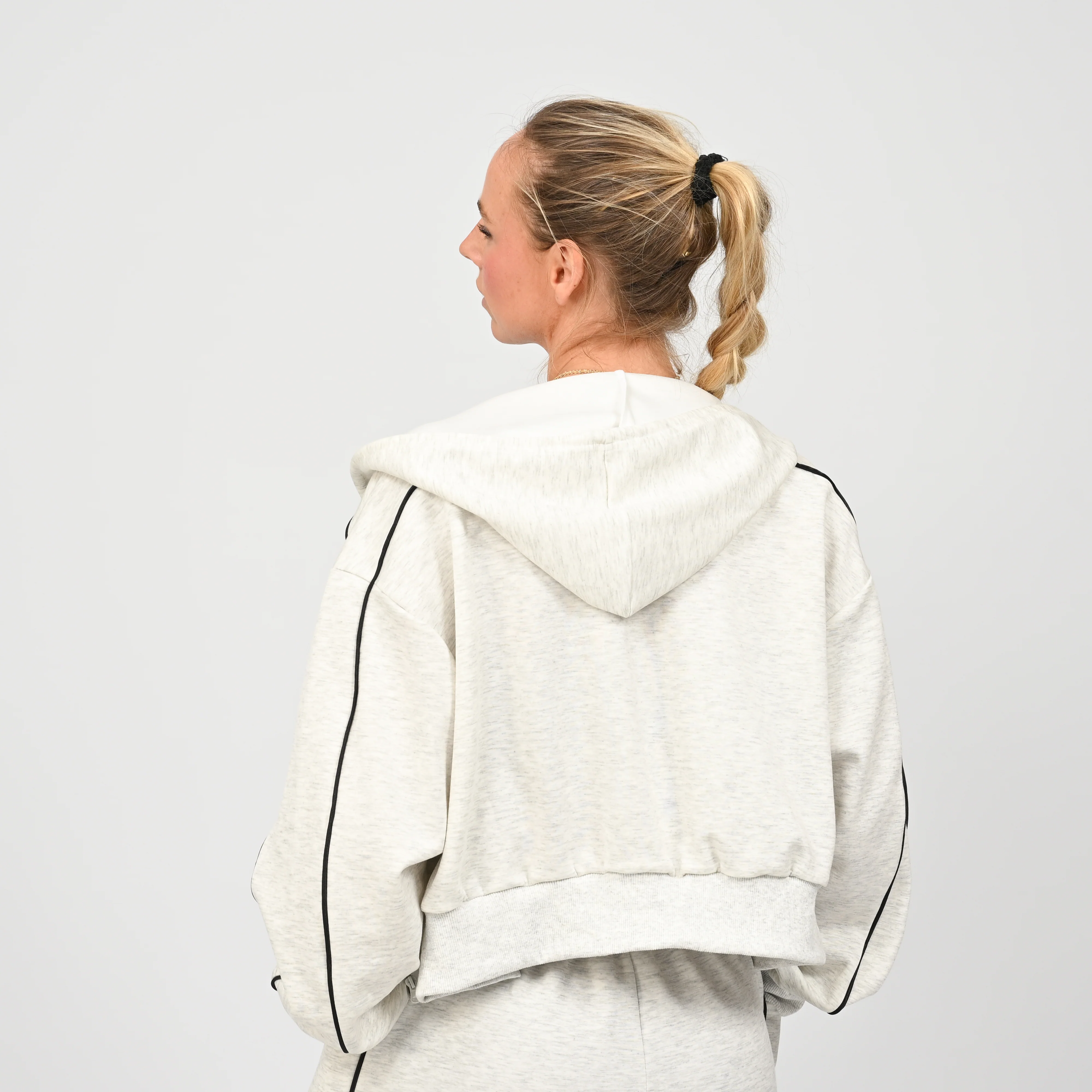 Maria Cropped Hoody - Image 5