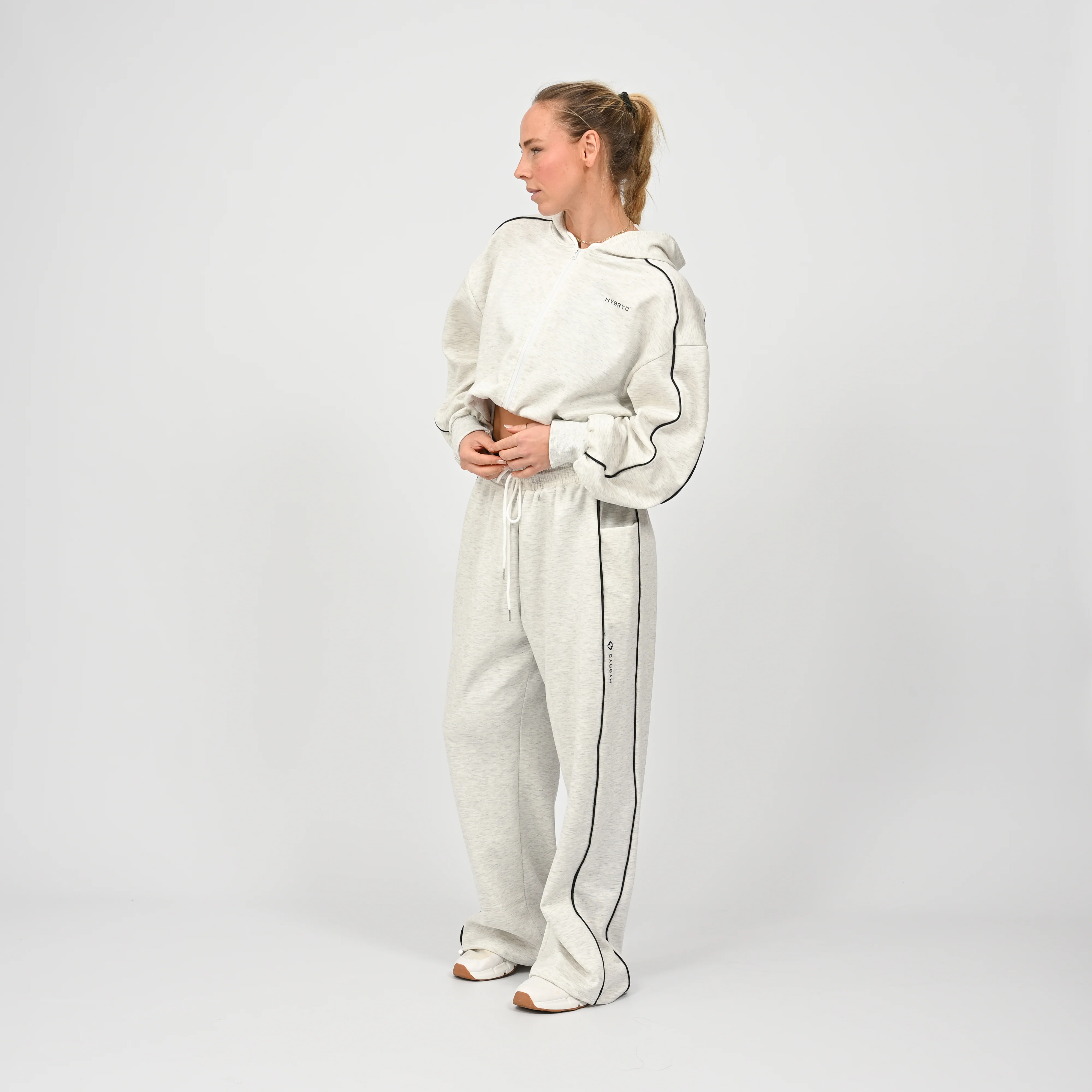 Maria Cropped Hoody - Image 9
